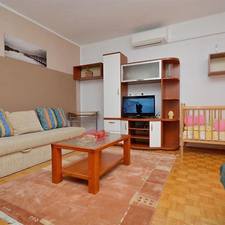 Apartment And Room Ivica Vodice Bagian luar foto
