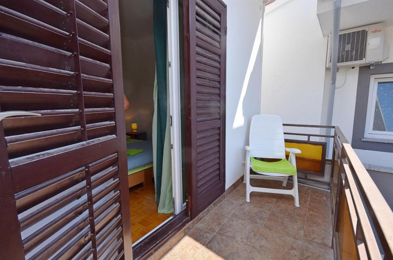 Apartment And Room Ivica Vodice Bagian luar foto