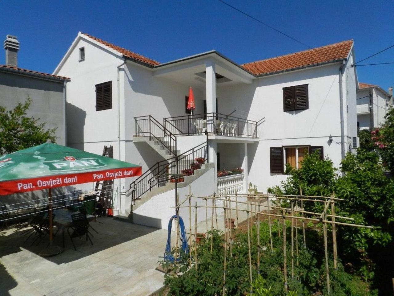 Apartment And Room Ivica Vodice Bagian luar foto